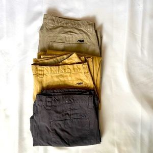 Mountains khaki 3 pairs of 40x32
